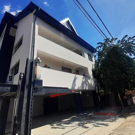 White Flat Apartment Bukares Bagian luar foto